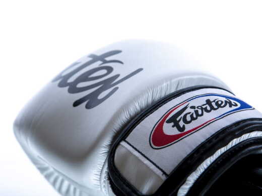  FAIRTEX BOXING GLOVES BGV19 (white) &quot;K&quot;