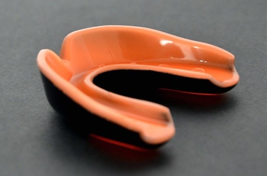 Dragon single mouthguard, black and orange