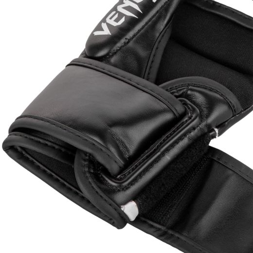 Training gloves for MMA VENUM Challenger 3.0 White / Black